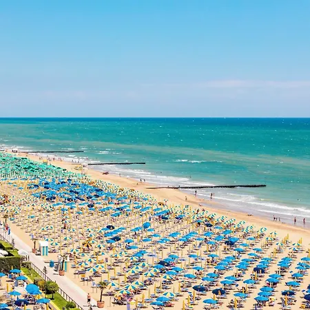Relaxing Sea View Pool I Immobilux * Lido di Jesolo